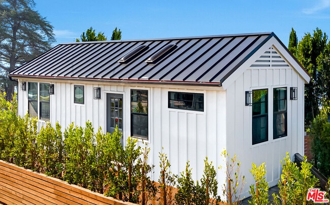 Foto del edificio - 6761 Case Ave