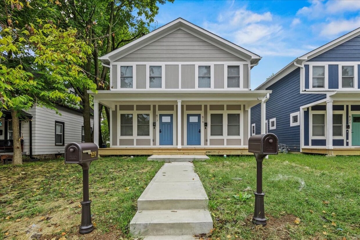 Primary Photo - 619-619 W 39th St
