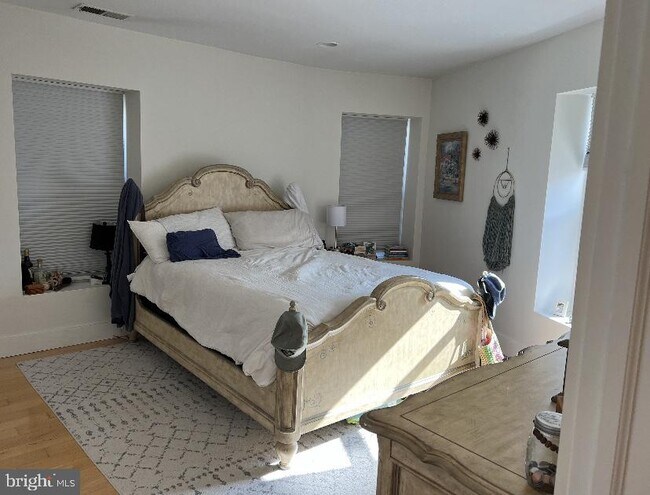 Foto del edificio - 5226 Ridge Ave