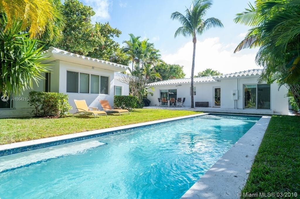 Foto principal - 1123 Bay Dr