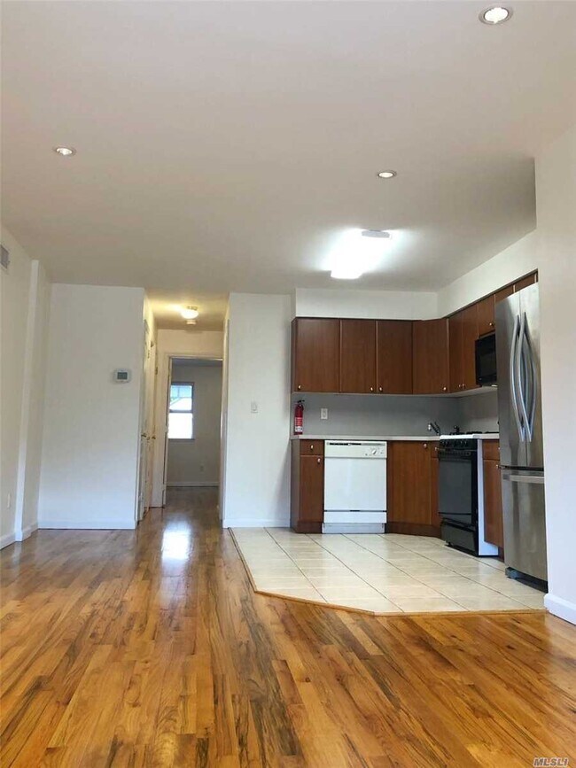Foto del edificio - 2335 Stuart St