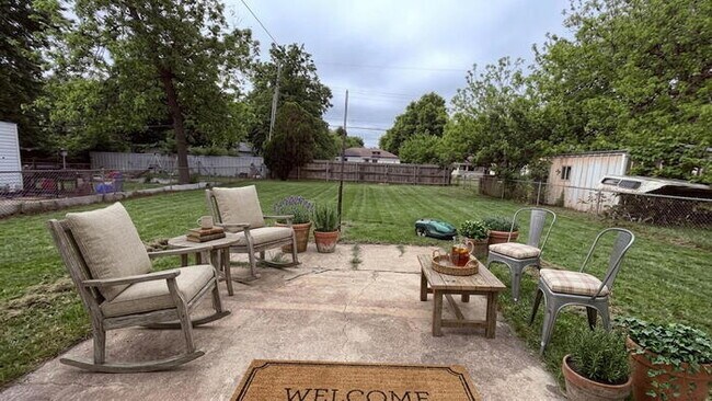Foto del edificio - Vintage Charm Meets Outdoor Living