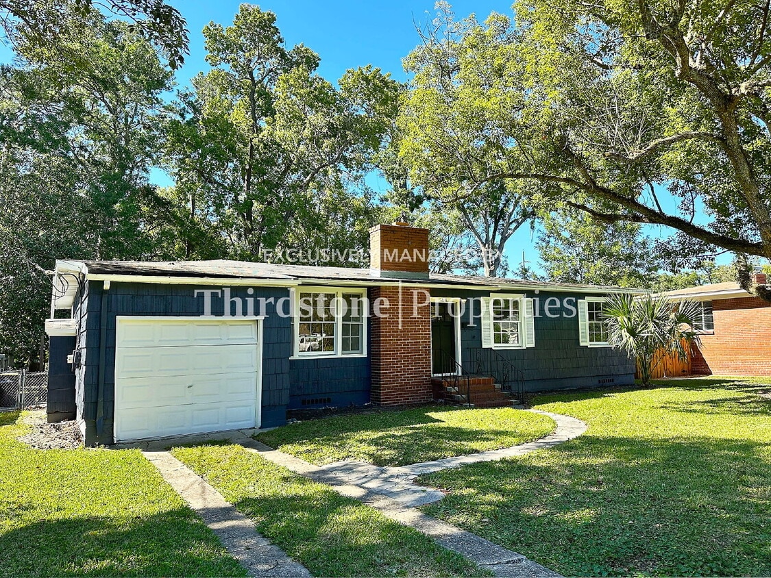 Building Photo - 1216 Hamilton St