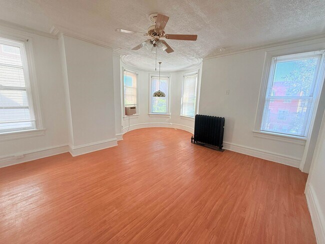 Foto del edificio - 157 Harrison Ave