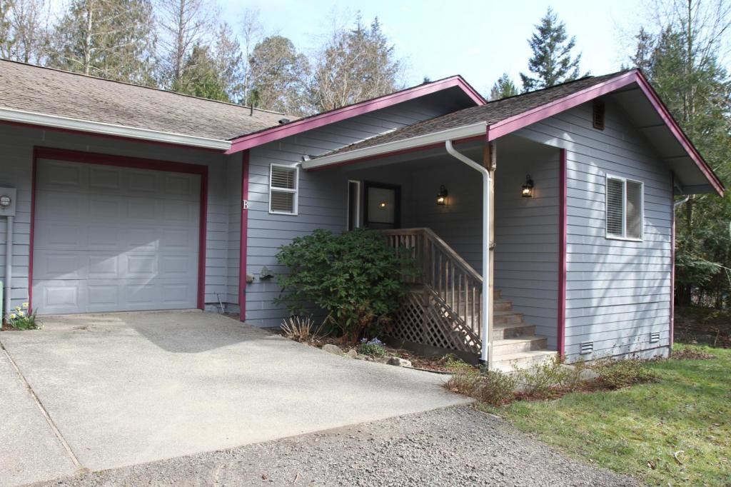 Primary Photo - 17034 Suquamish Way NE