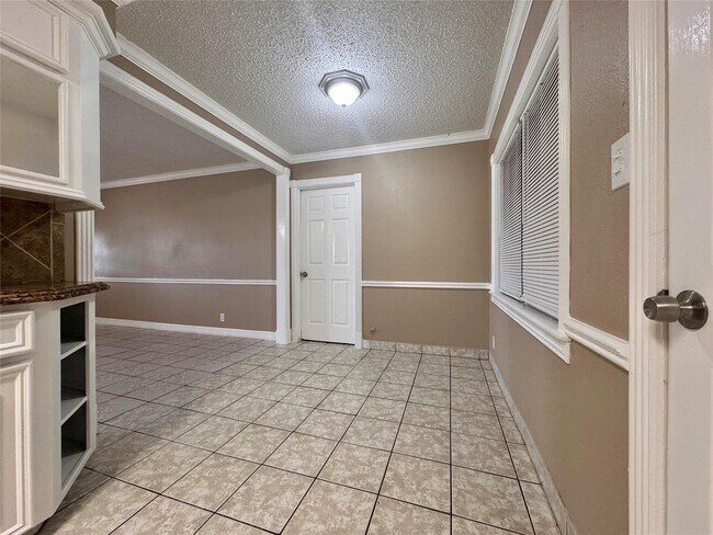 Foto del edificio - 6602 Clemson St