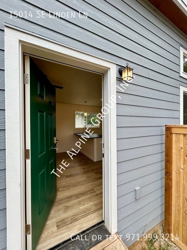 Building Photo - Brand New Build in Milwaukie!