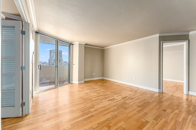 Building Photo - 601 West 11th Avenue, Unit 708