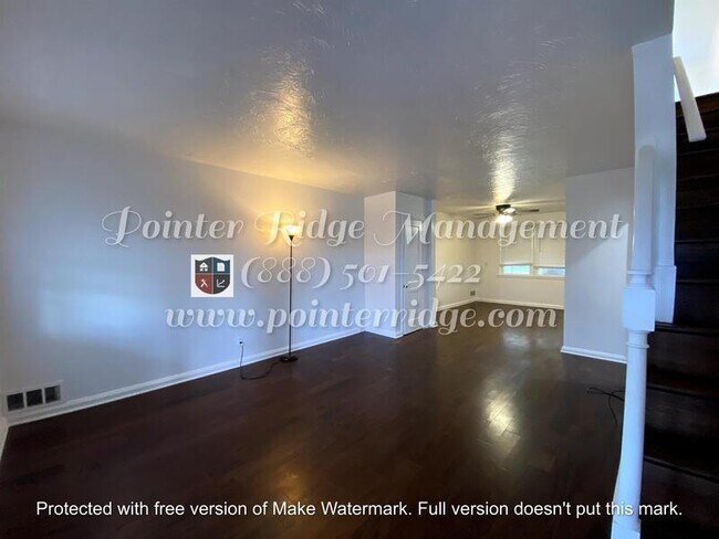 Building Photo - 320 Joplin St