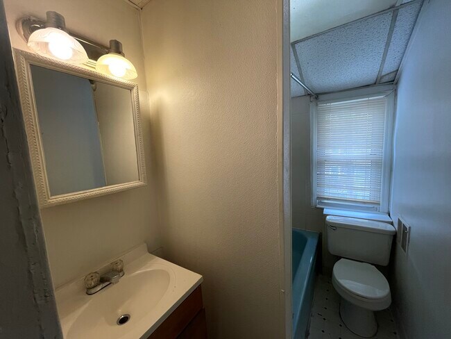 Bath - 1206 Pine Street