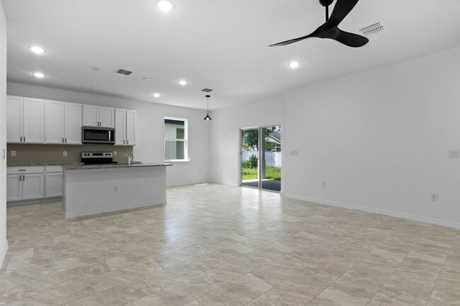 Foto del edificio - Available Now! Brand New 4/2 Single Family...