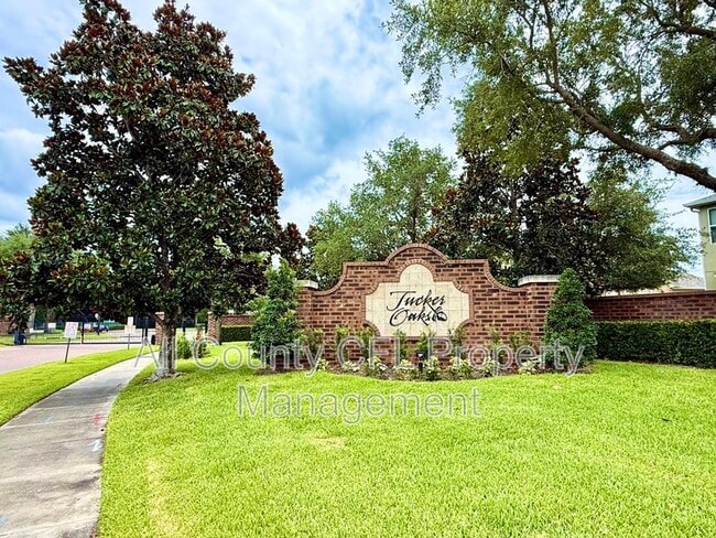 Building Photo - 1535 Broken Oak Dr