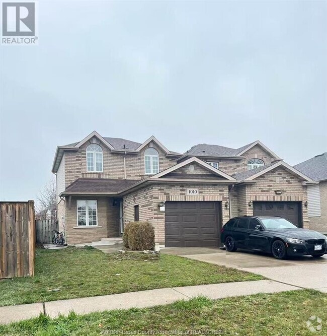 Building Photo - 1010 Silverdale Dr