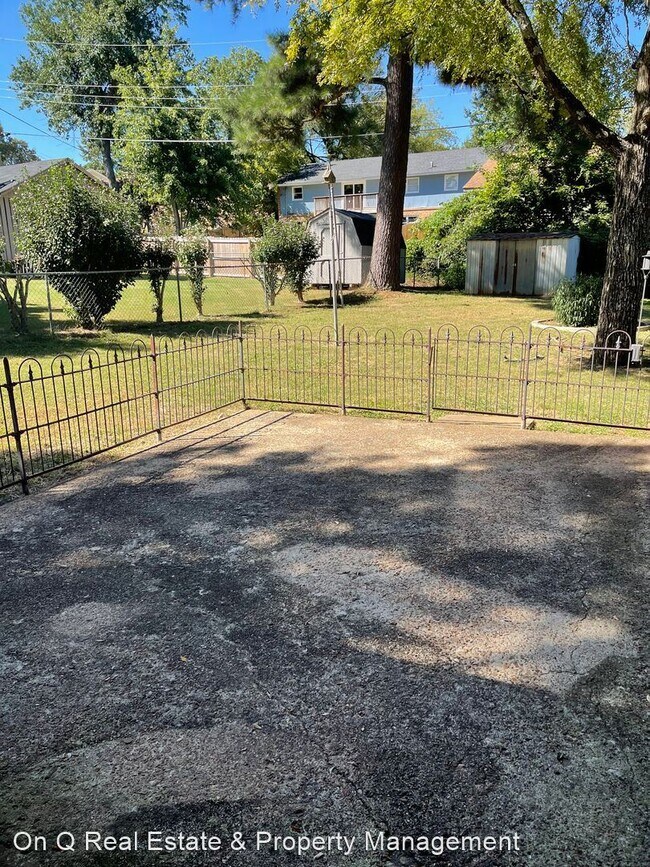 Foto del edificio - 3 br, 2 bath House - 908 Twin Oaks