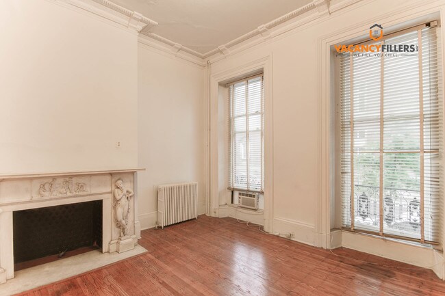 Building Photo - 703 Cathedral St