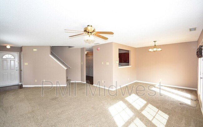 Building Photo - 4537 Connaught Dr E