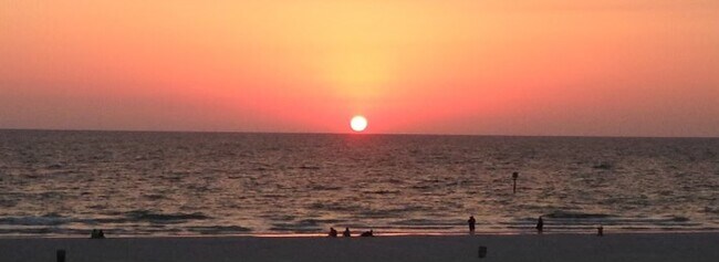 amazing sunset - 10 Papaya St