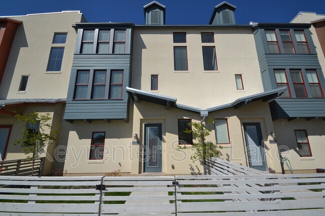 Building Photo - 11373 S Oakmond Rd