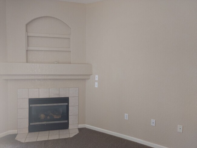 Building Photo - Cozy 2 bed 2 bath condo @ The Boulders (Th...