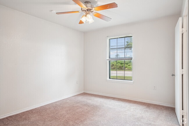 3BR, 2BA - 1,077SF - Primary Bedroom - Broadway Commons