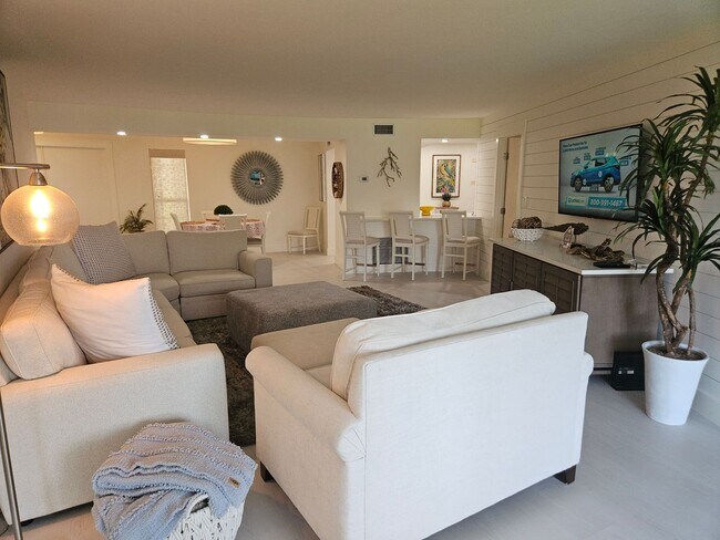 Foto del edificio - MODERN  SEASONAL VACATION CONDO