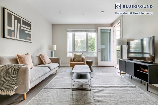 Foto del edificio - 3560 Rambla Pl