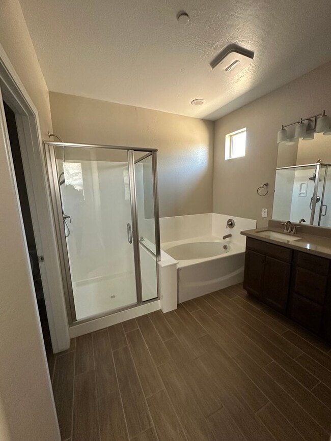 Foto del edificio - 3 BD HOME IN PEORIA WITH SOLAR