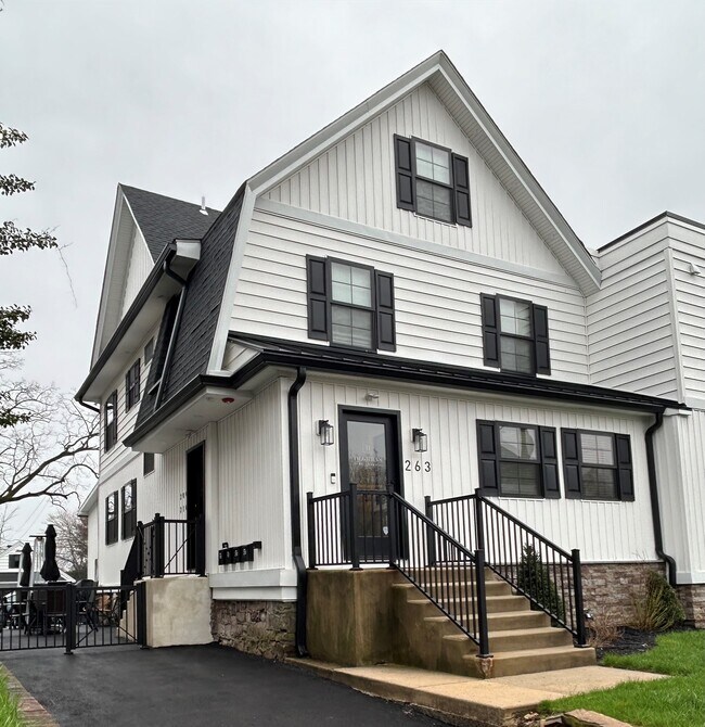 Foto del edificio - 263 S York Rd