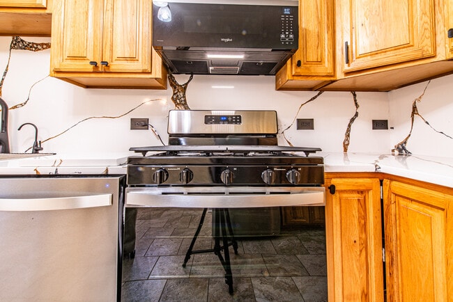Foto del edificio - 4804 N Ozark Ave