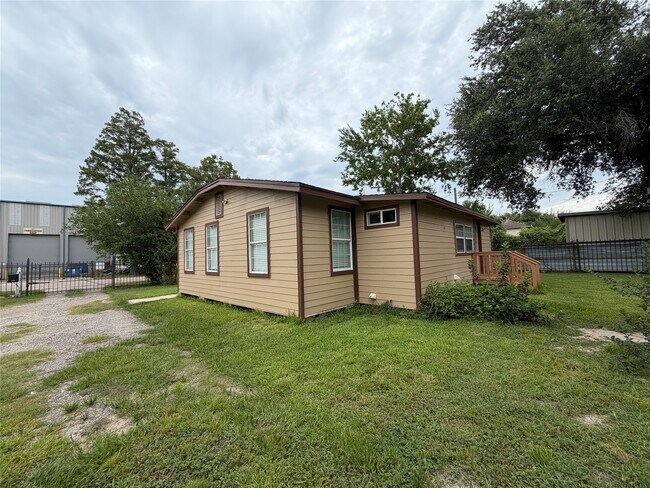 Foto del edificio - 8907 Meadow Vista Blvd