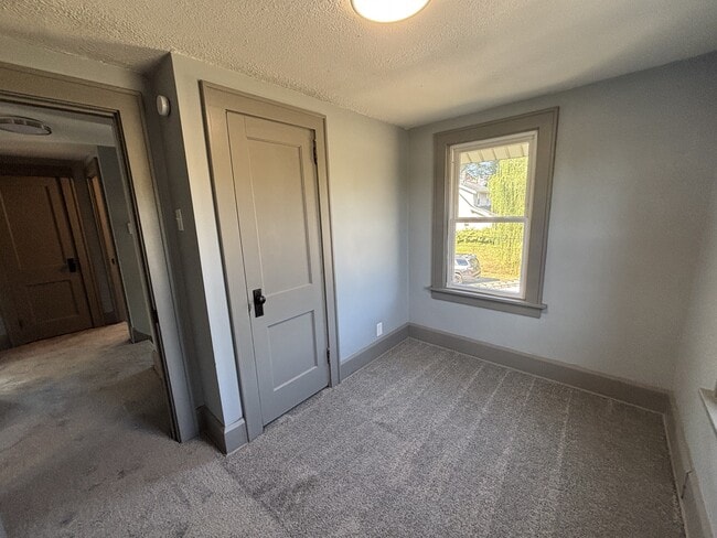 Building Photo - 2504 Navarre Rd SW