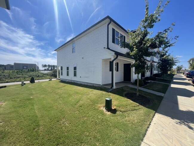 Building Photo - 3 Bd 2.5 Ba end unit townhouse
