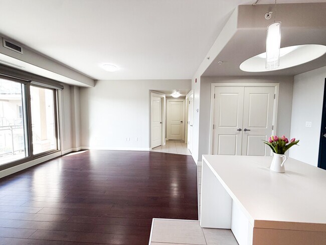 Building Photo - 1310 Nesbitt Dr