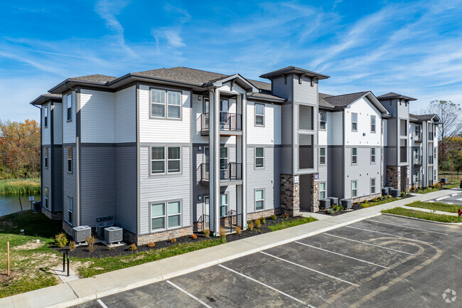 Building Photo - The Retreat at Scioto Creek