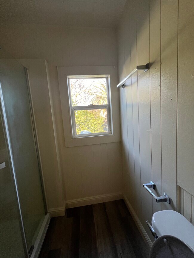 Foto del edificio - 409 E Rose St