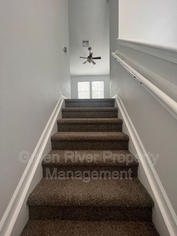 Foto del edificio - 575 Oakleaf Plantation Pkwy