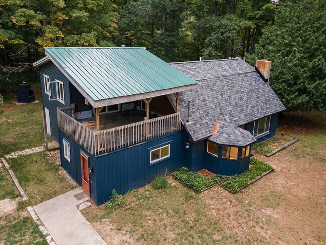 Foto del edificio - 10944 N Mackinaw Hwy