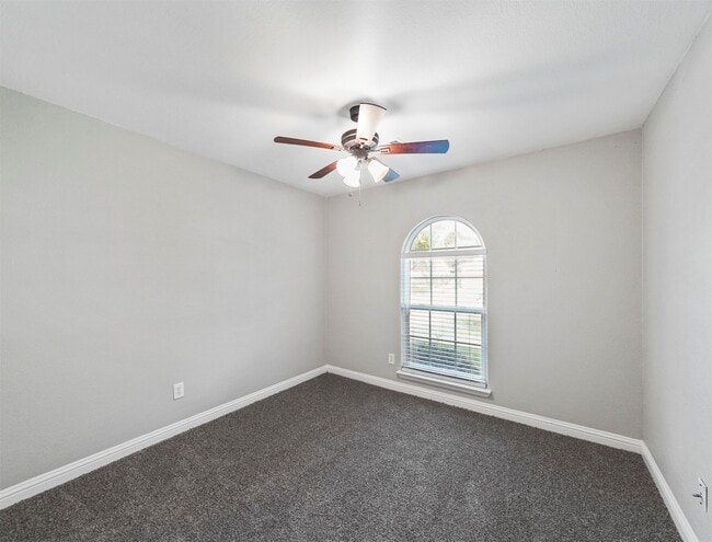 Building Photo - 24307 Broken Bow Ln