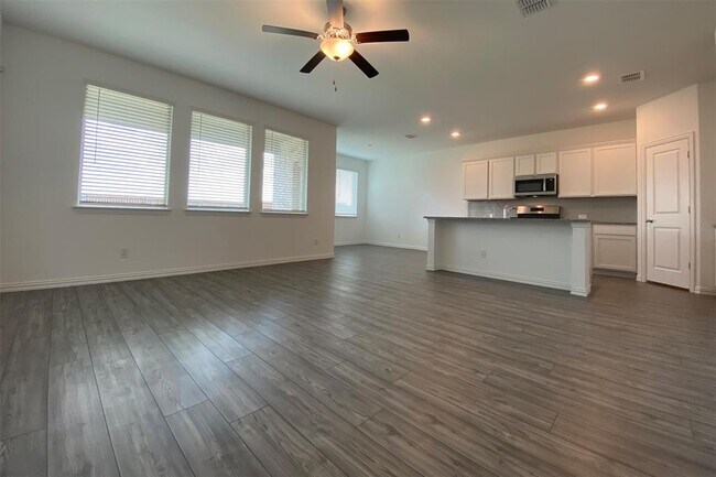 Building Photo - 5836 Priory Dr
