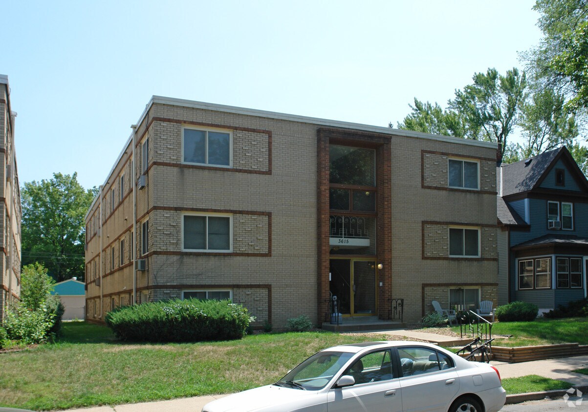 Primary Photo - 3615 Grand Ave S