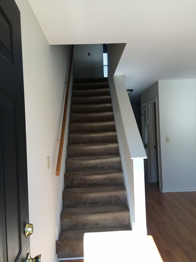 Building Photo - 34 Crosscreek Dr