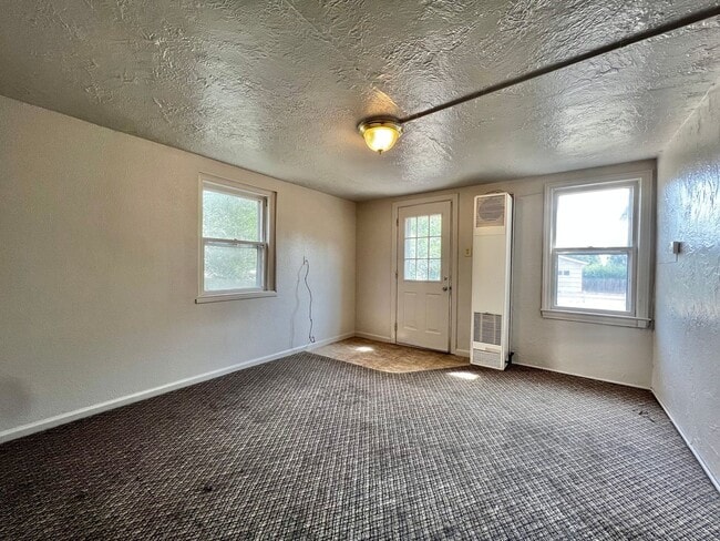 Building Photo - Cozy 2-Bedroom 1-Bath Basement Unit Near UNC!
