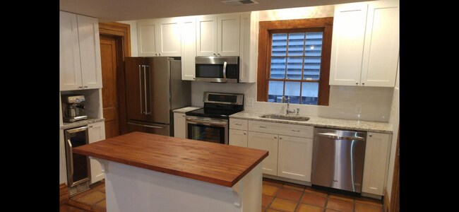 Foto del edificio - 203 W Waldburg St