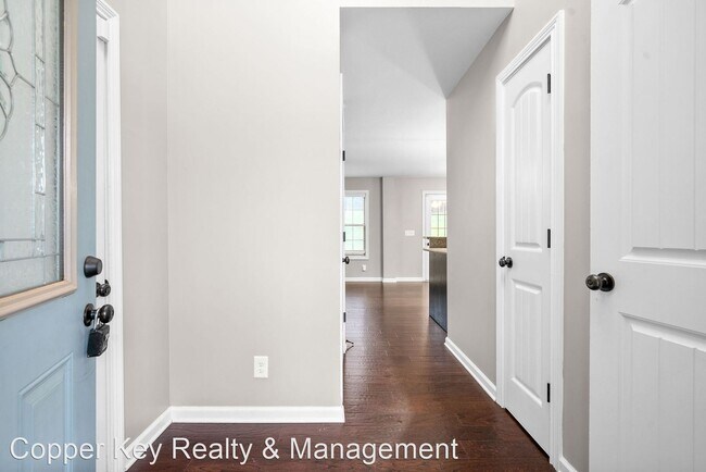Building Photo - 3 br, 2.5 bath House - 1375 Freedom Drive