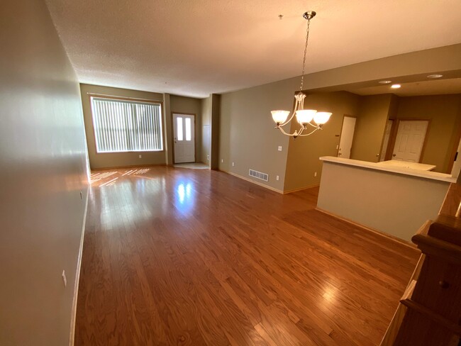 Main level living - 12210 Urbank Street Northeast