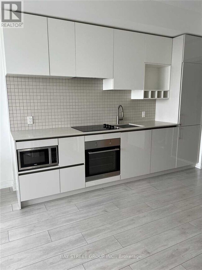 Building Photo - 5 Buttermill Ave.