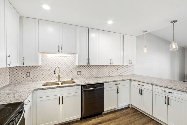 Building Photo - 3164 S Wheeling Way