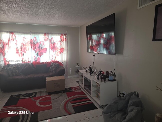 Building Photo - 14850 Naranja Lakes Blvd