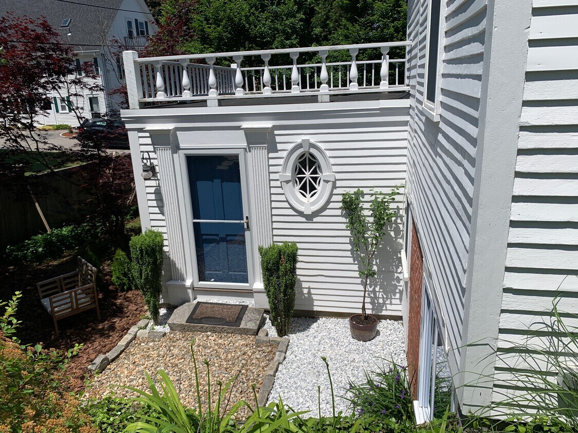 Front Entrance - 13 South St