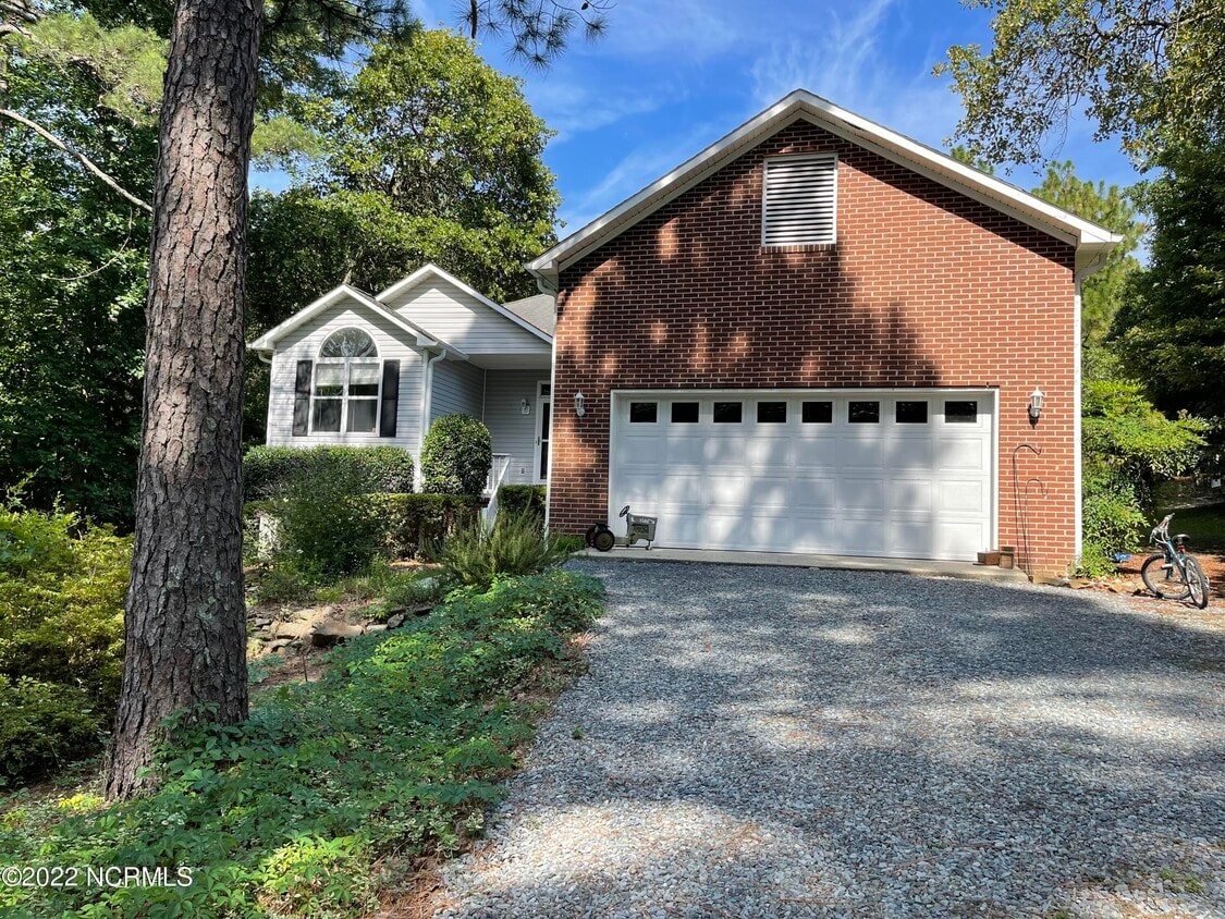 116 Pleasant View Ln, Seven Lakes, NC 27376 House Rental in Seven